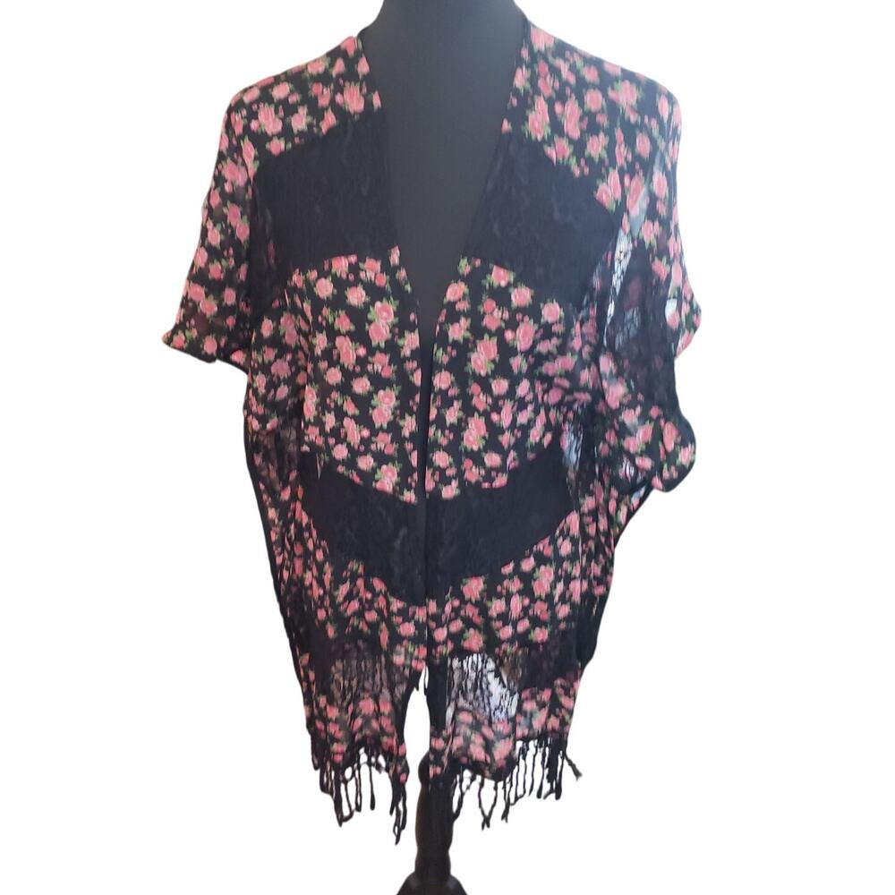 Wet Seal one‎ size multi floral and black